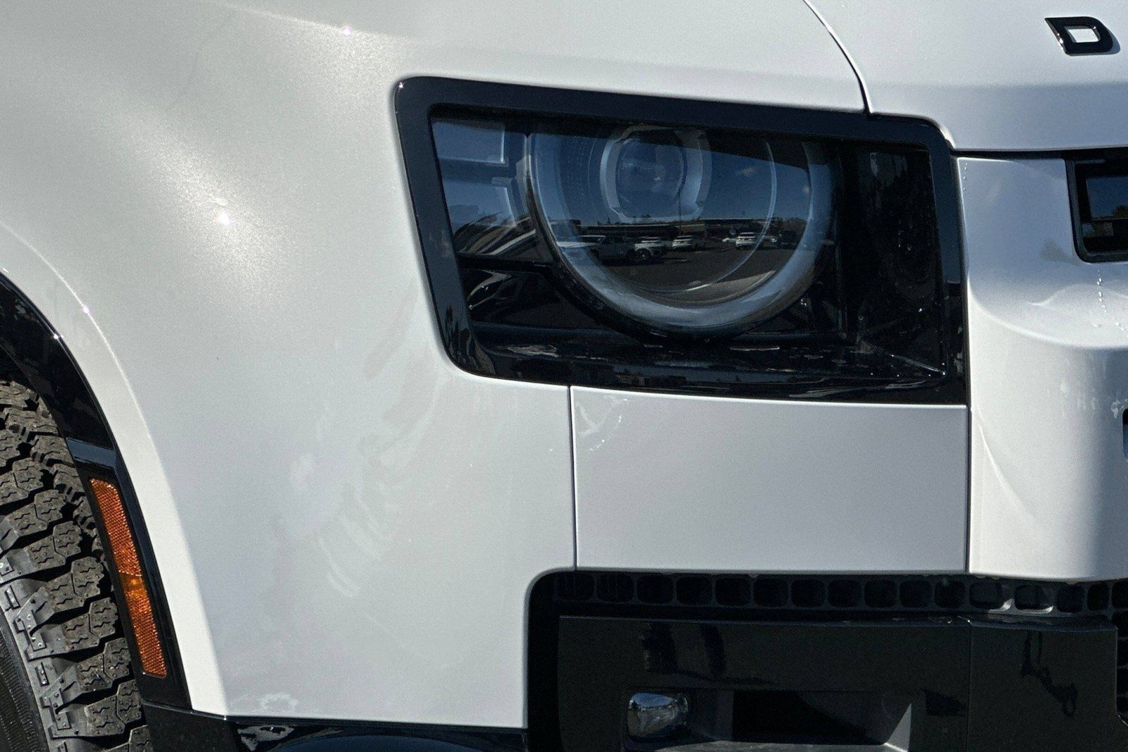 New 2026 Land Rover Defender 130 X-Dynamic SE AWD/4WD image 10