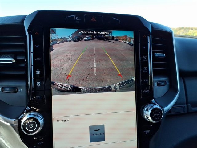 New 2026 RAM 1500 4x4 Crew Cab image 18