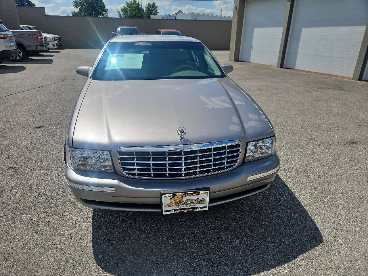 Used 1998 Cadillac De Ville FWD image 5