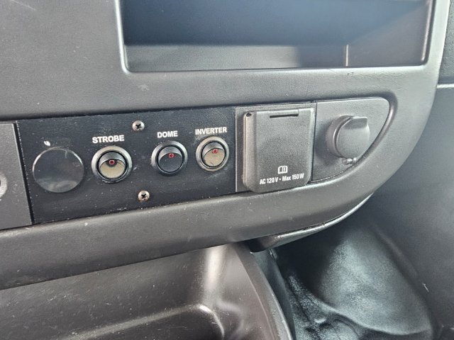 Used 2018 Chevrolet Express 2500 w/ Driver Convenience Package RWD image 17