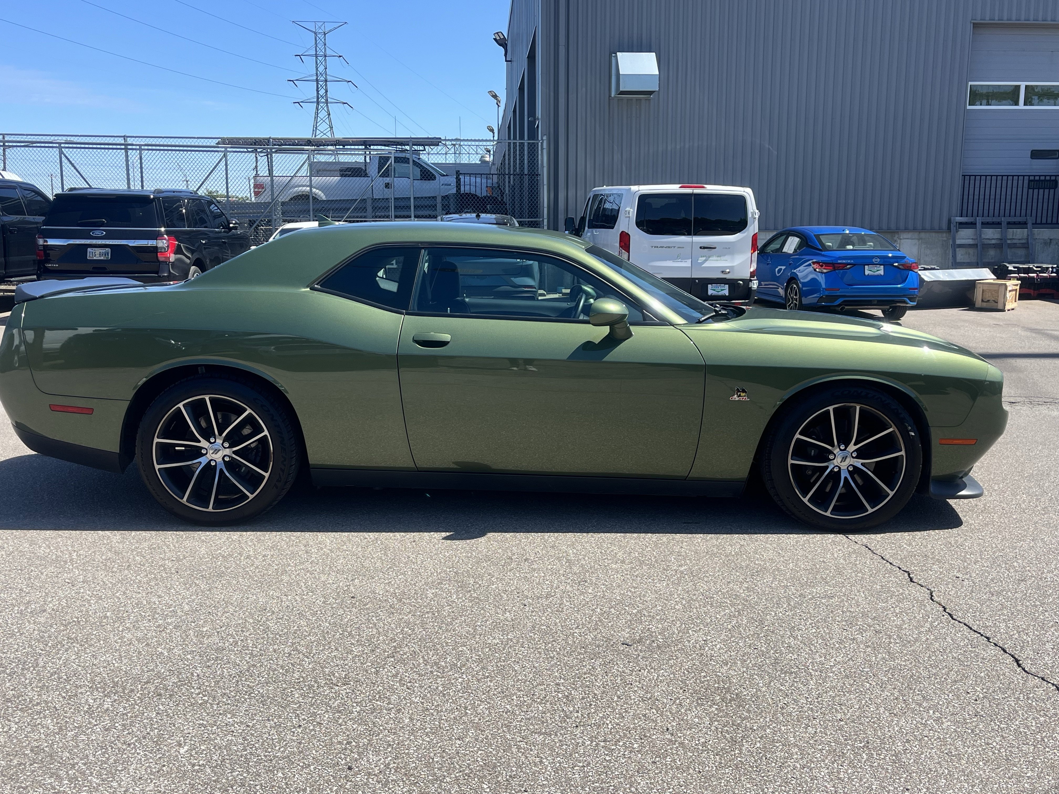 Used 2018 Dodge Challenger R/T Scat Pack w/ Leather Interior Group RWD image 15