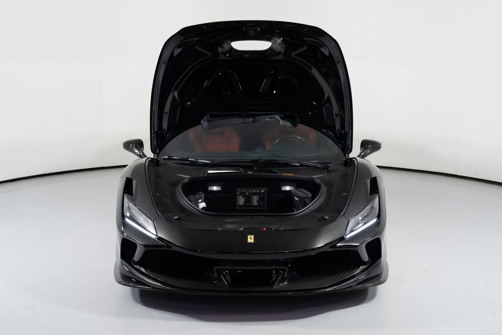 Used 2023 Ferrari F8 Tributo RWD image 9