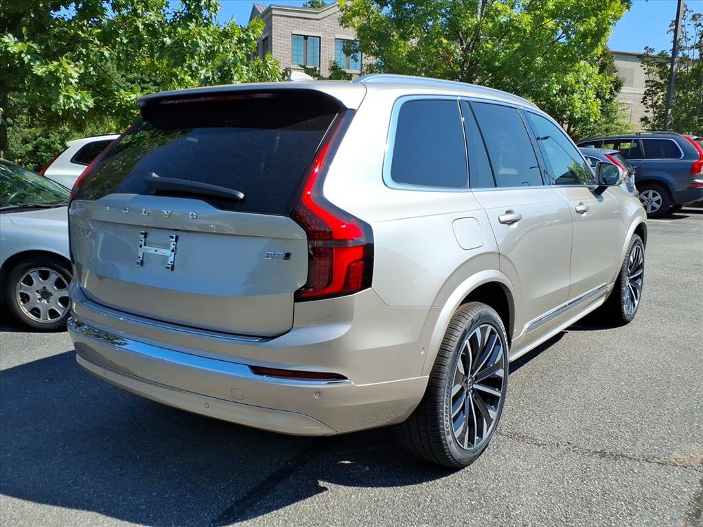 New 2026 Volvo XC90 B5 Plus w/ Protection Package Premier AWD/4WD image 3