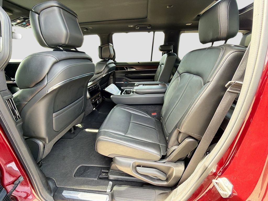Used 2023 Jeep Grand Wagoneer 4WD image 23