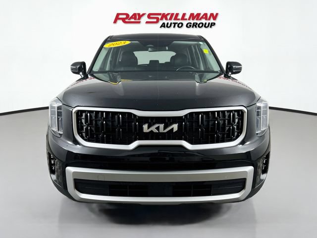 Used 2023 Kia Telluride LX AWD/4WD image 2