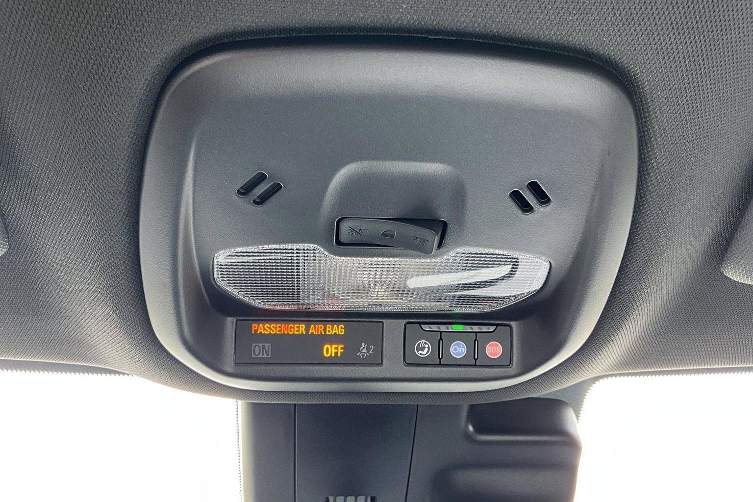 Used 2025 Chevrolet Trax RS w/ Driver Confidence Package FWD image 37