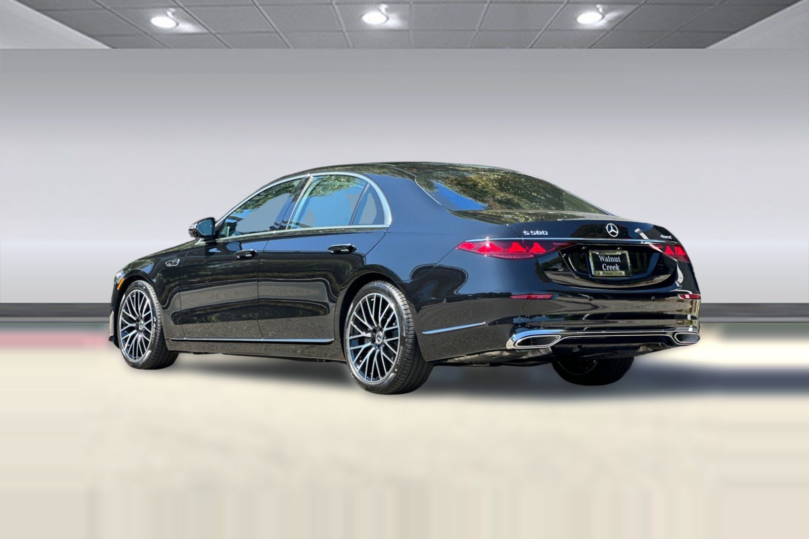 New 2027 Mercedes-Benz S 580 4MATIC Sedan image 3