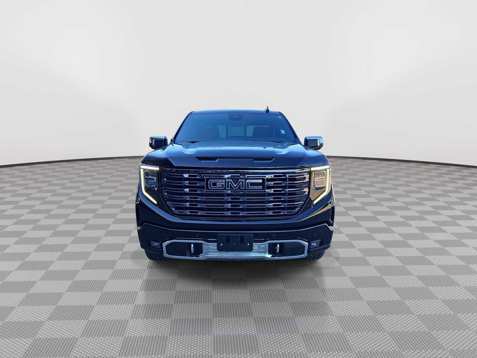 Certified 2025 GMC Sierra 1500 Denali Ultimate AWD/4WD image 3