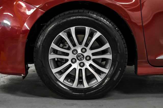 Used 2019 Toyota Sienna XLE Premium FWD image 47