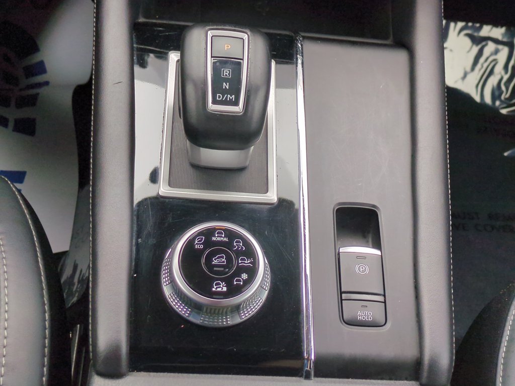 Used 2024 Mitsubishi Outlander AWD image 11