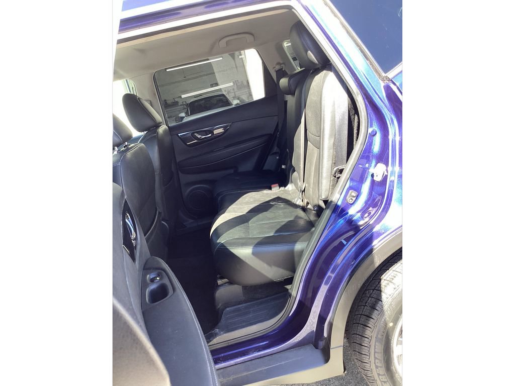 Used 2018 Nissan Rogue SL image 12