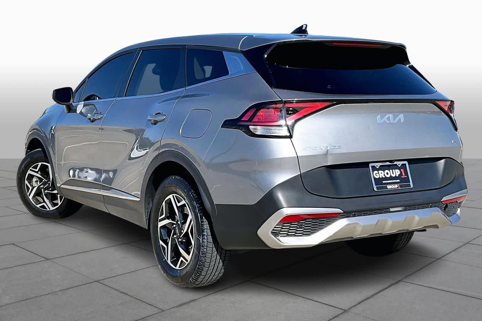 Used 2023 Kia Sportage LX AWD/4WD image 12