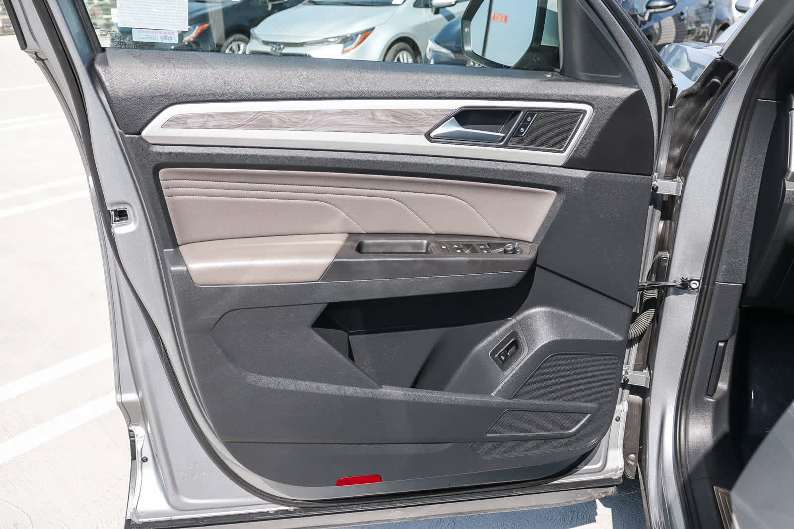 Used 2022 Volkswagen Atlas Cross Sport SE image 21