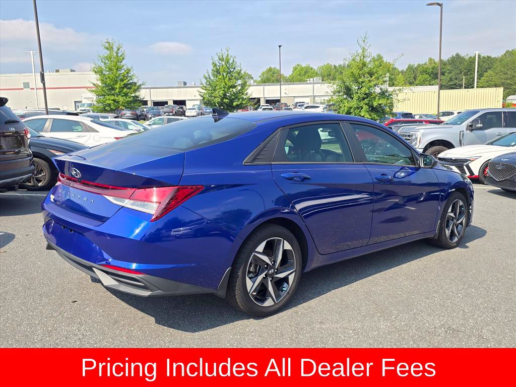 Used 2023 Hyundai Elantra SEL w/ Convenience Package FWD image 3