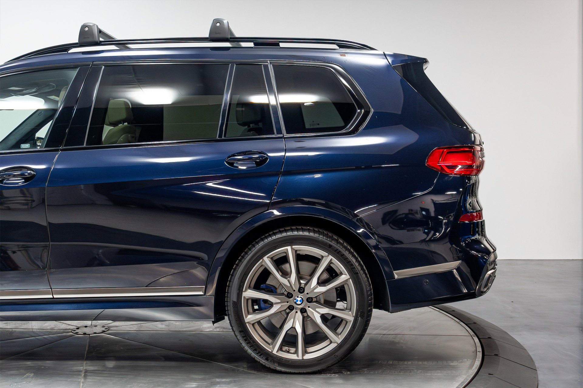 Used 2021 BMW X7 M50i image 45