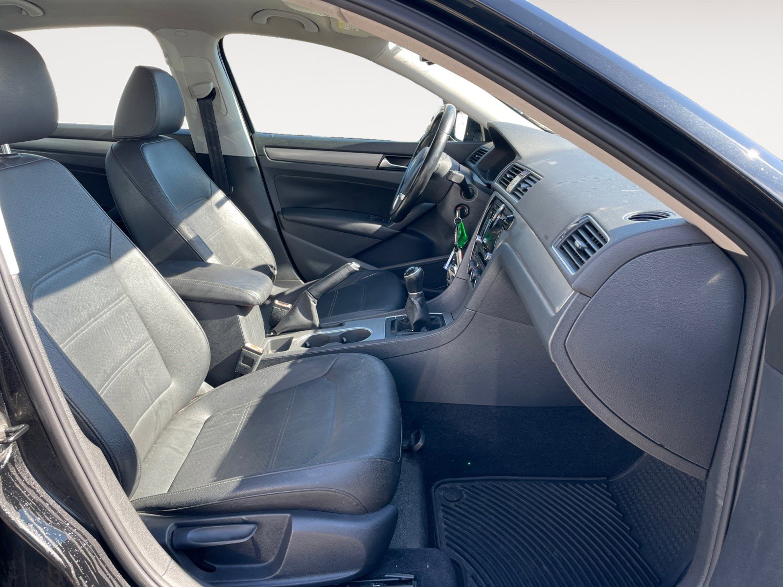 Used 2014 Volkswagen Passat 2.5 SE image 15