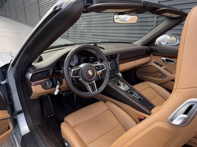Certified 2018 Porsche 911 Carrera 4S image 4