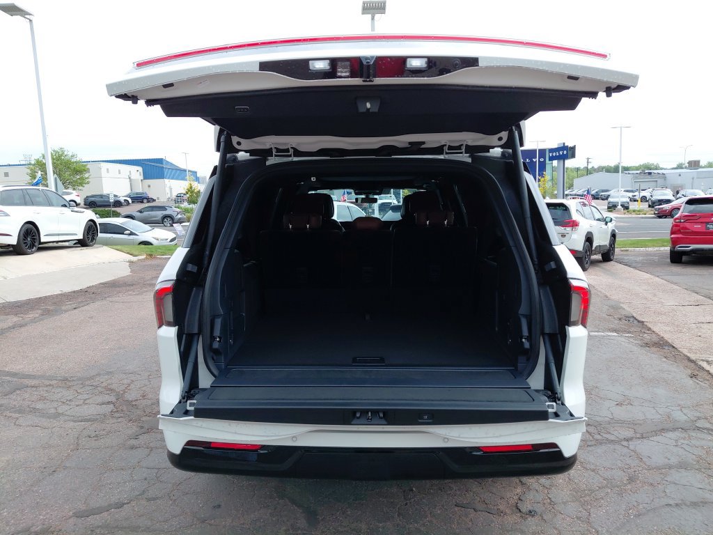 New 2026 Lincoln Navigator L Reserve AWD/4WD image 27