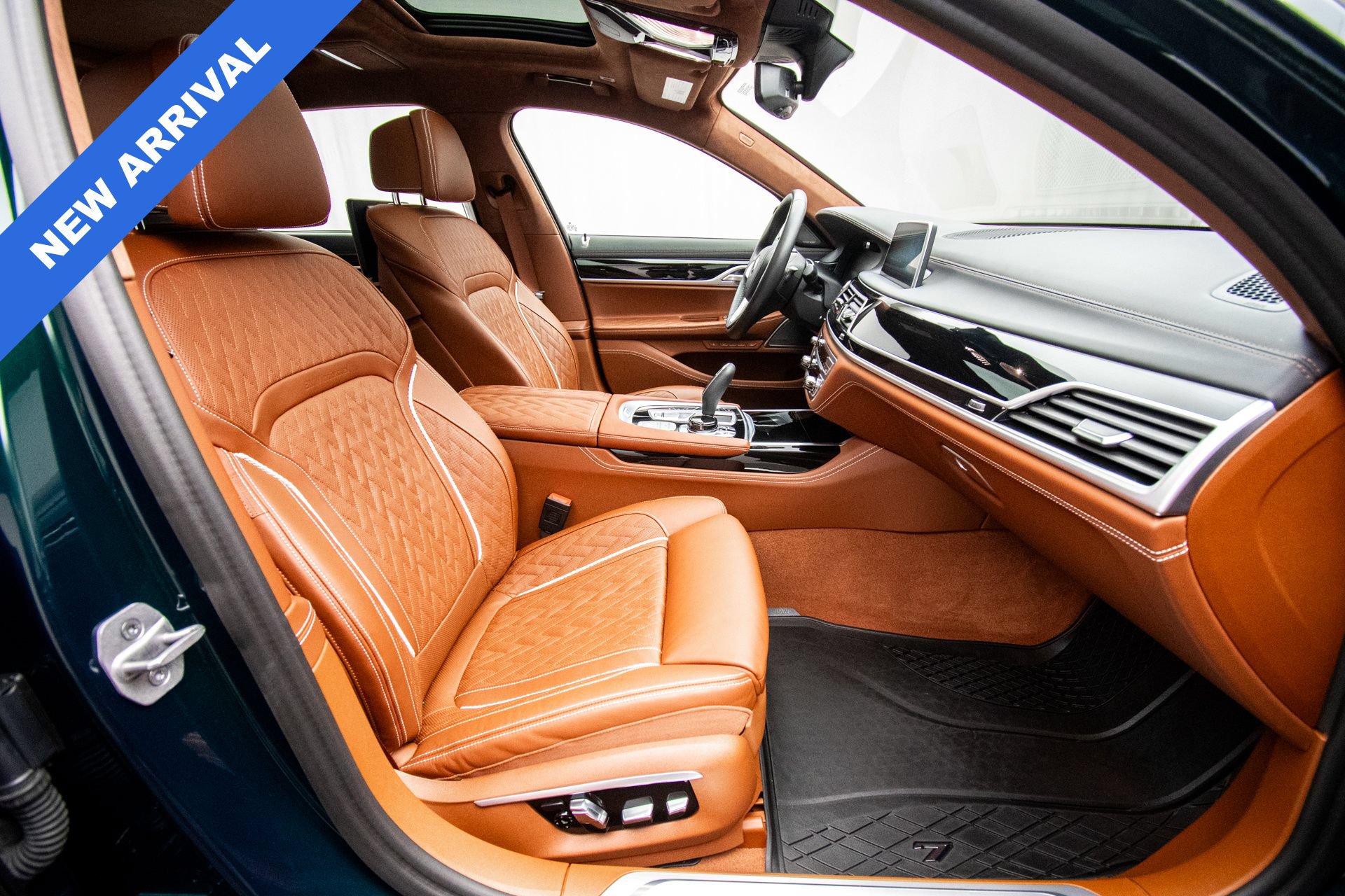 Used 2022 BMW ALPINA B7 xDrive w/ Luxury Rear Seating Package AWD/4WD image 14