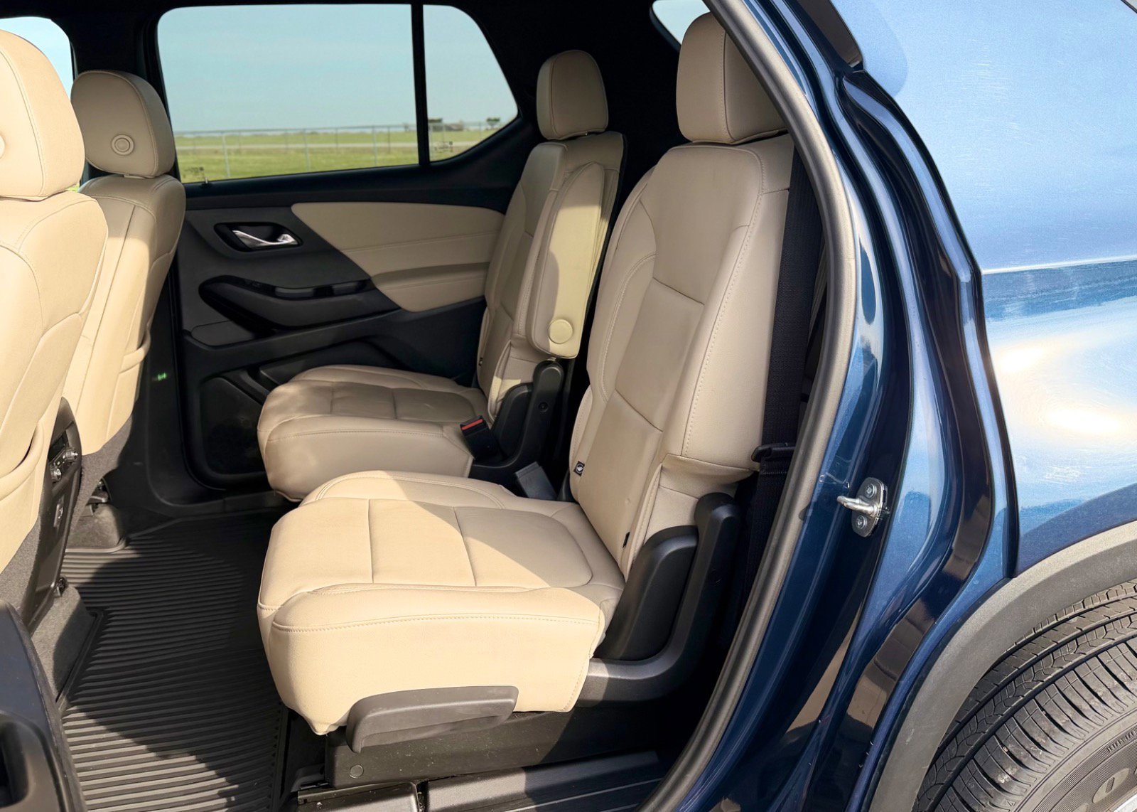 Used 2023 Chevrolet Traverse LT image 18