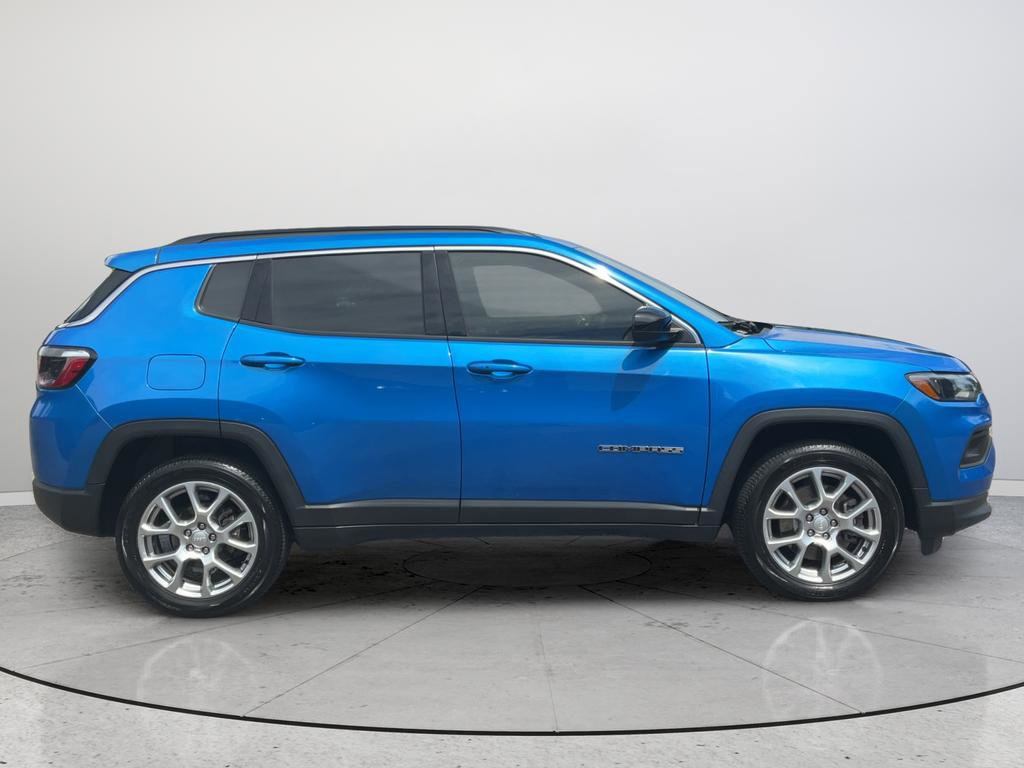 Used 2024 Jeep Compass Latitude AWD/4WD image 6