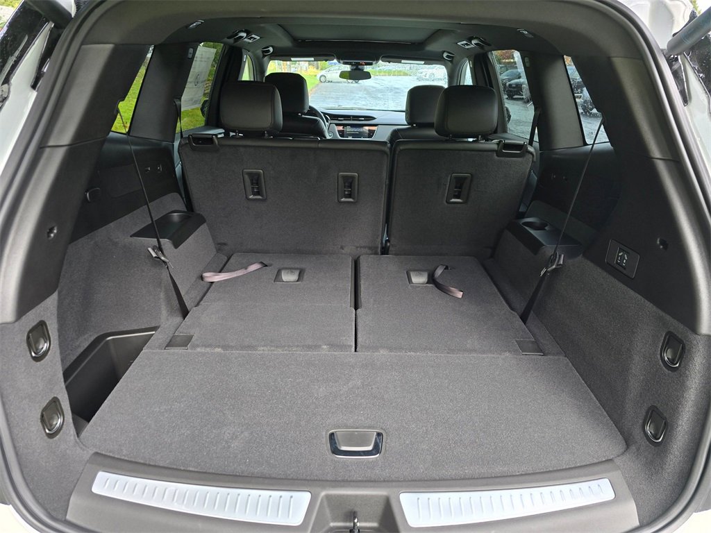 New 2025 Cadillac XT6 Luxury image 16