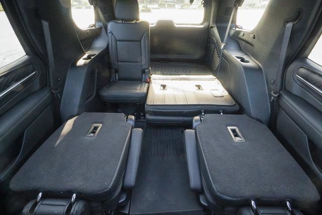 Used 2024 GMC Yukon Denali w/ Advanced Technology Package image 27