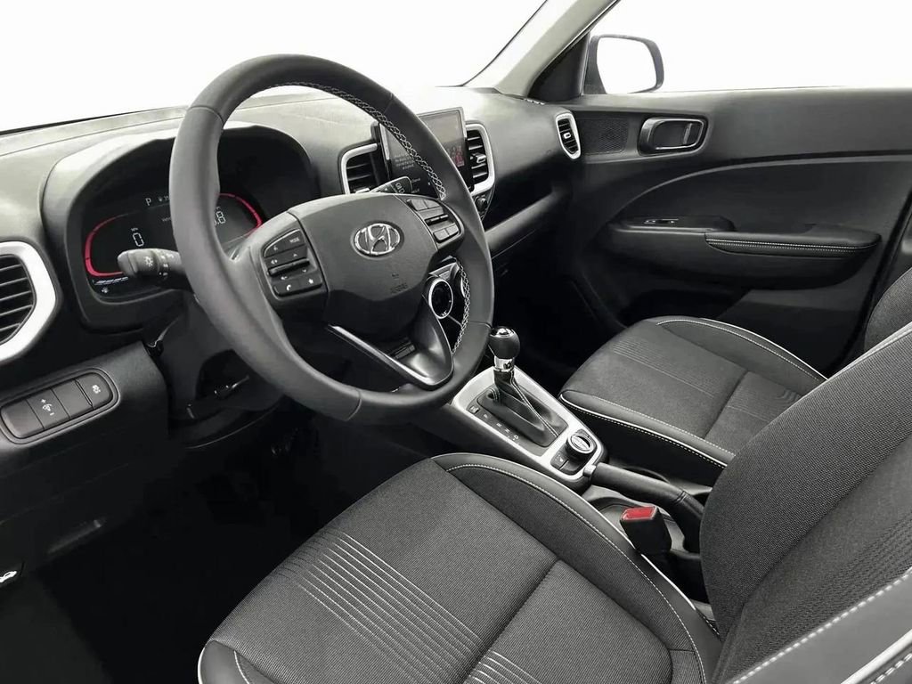 New 2025 Hyundai Venue Limited image 28