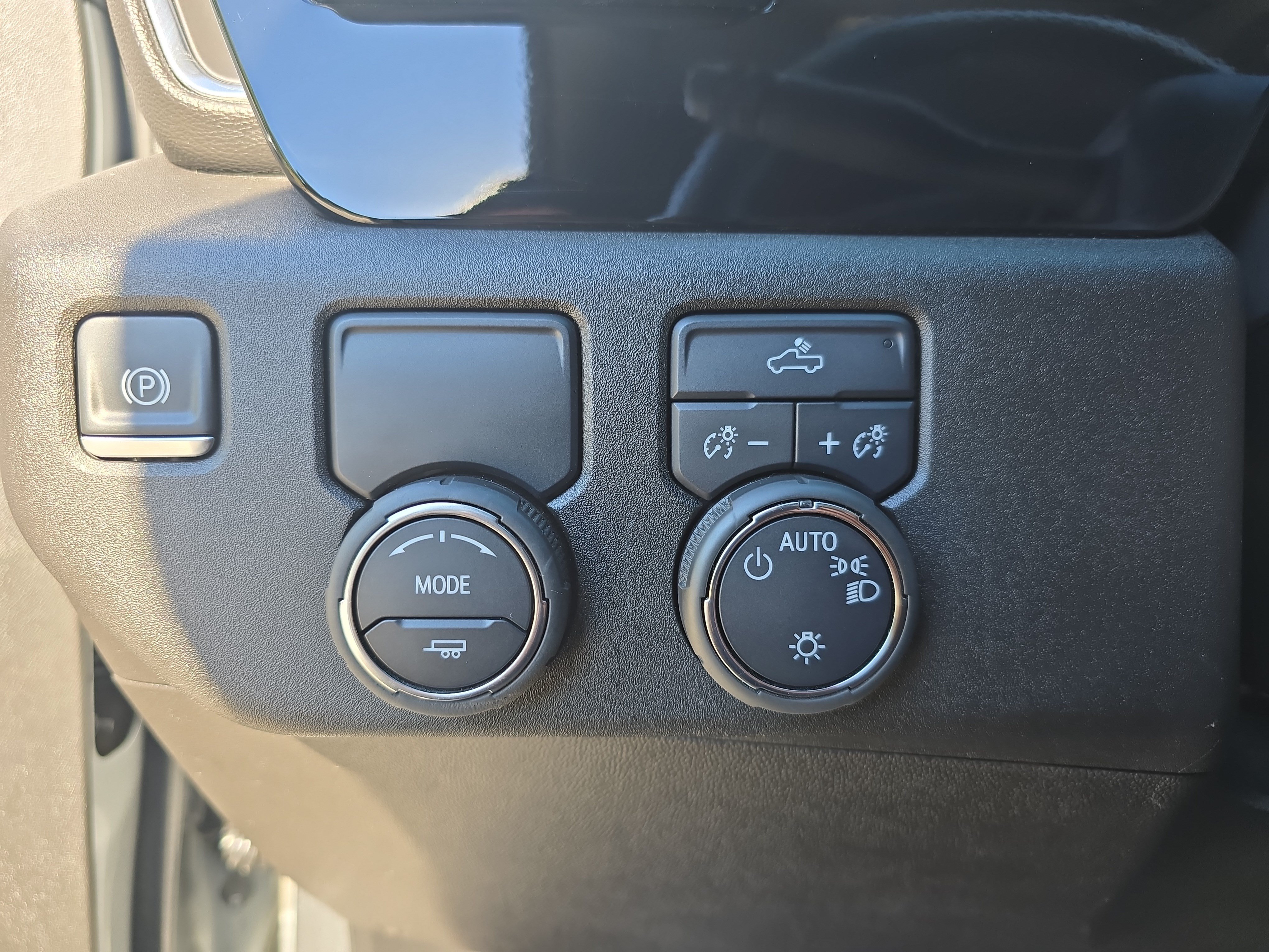 Used 2025 Chevrolet Silverado 1500 LT RWD image 22