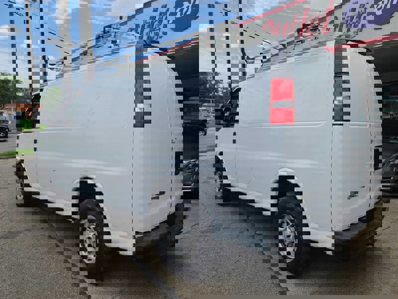 Used 2017 Chevrolet Express 2500 image 7