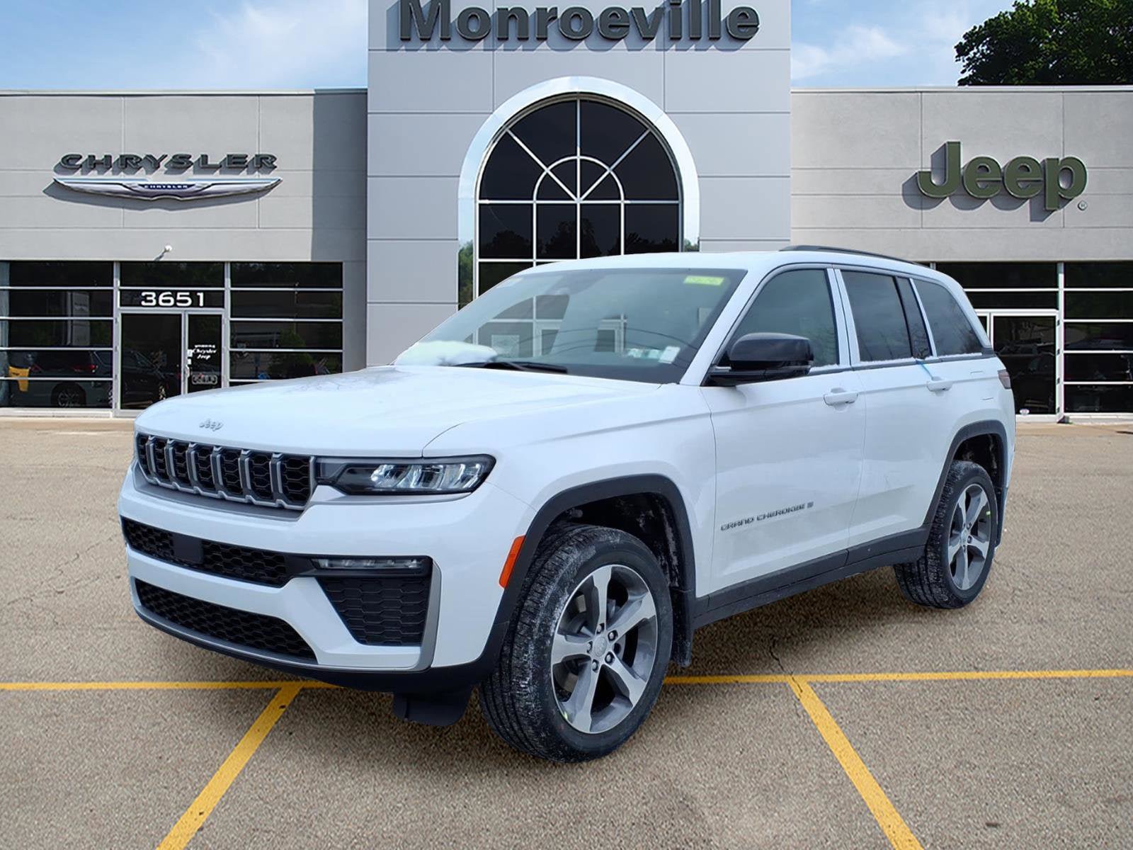 New 2026 Jeep Grand Cherokee Limited AWD/4WD image 1