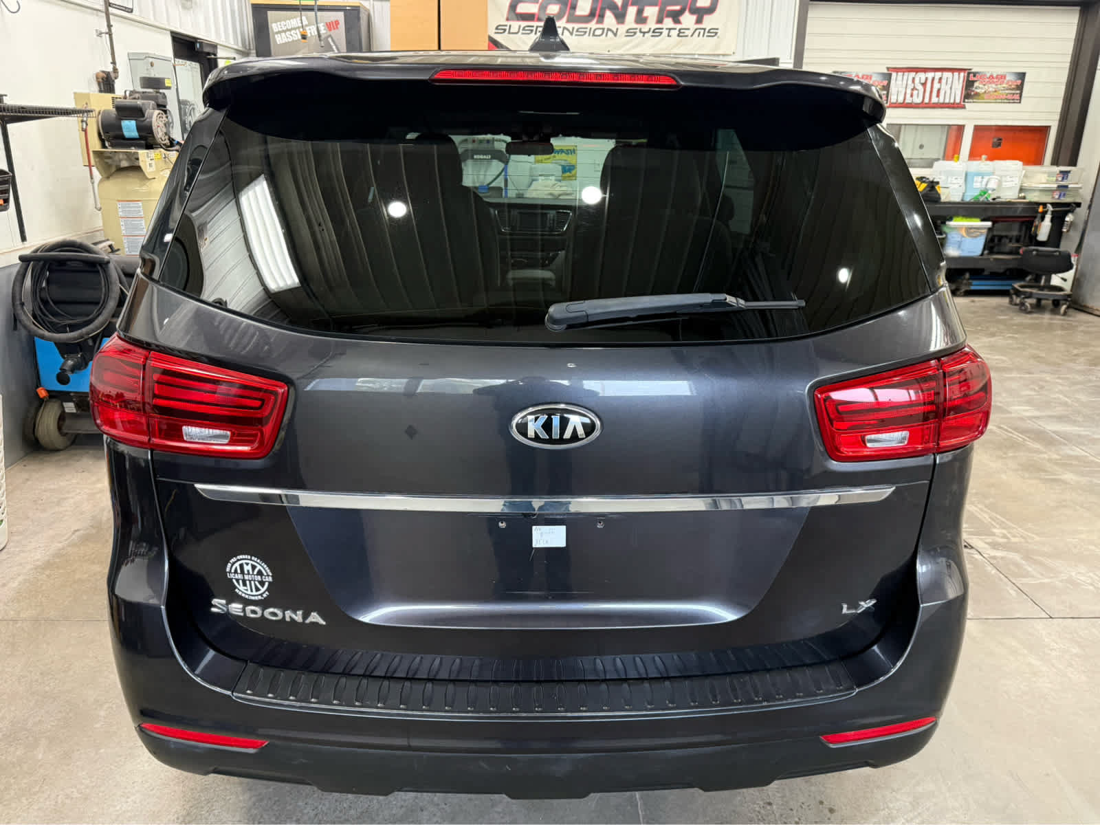 Used 2021 Kia Sedona LX FWD image 6