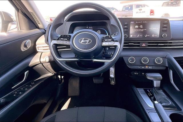 Used 2024 Hyundai Elantra SE image 5