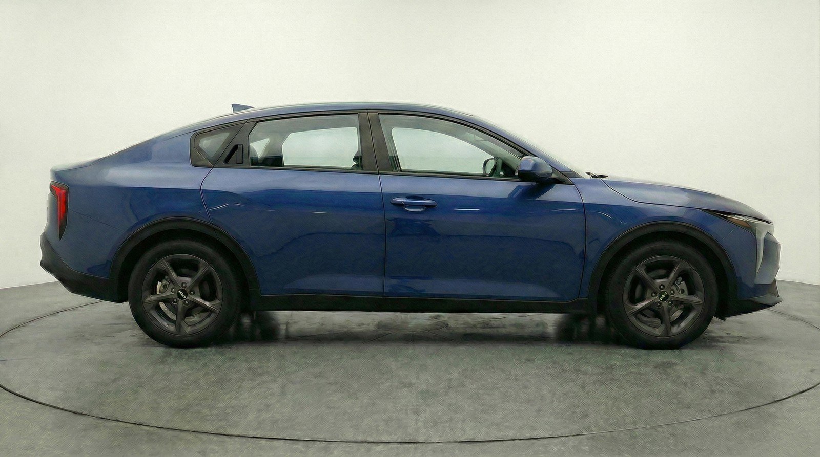 Used 2025 Kia K4 LXS image 11