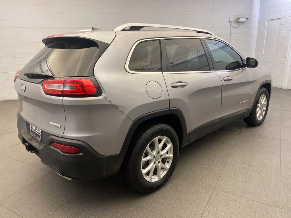Used 2018 Jeep Cherokee Latitude Plus w/ Trailer Tow Group AWD/4WD image 7