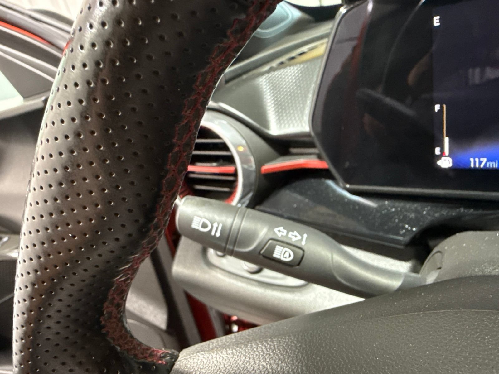Used 2024 Chevrolet Trax RS w/ Driver Confidence Package FWD image 32