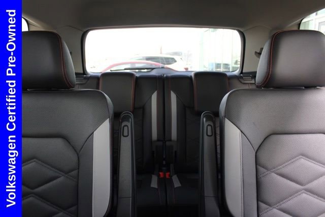 Used 2025 Volkswagen Atlas Peak Edition SE image 29