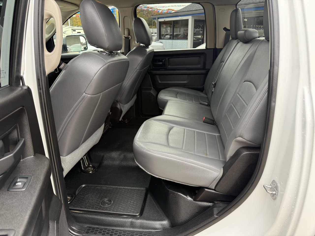 Used 2019 RAM 1500 Tradesman w/ Chrome Appearance Group image 17