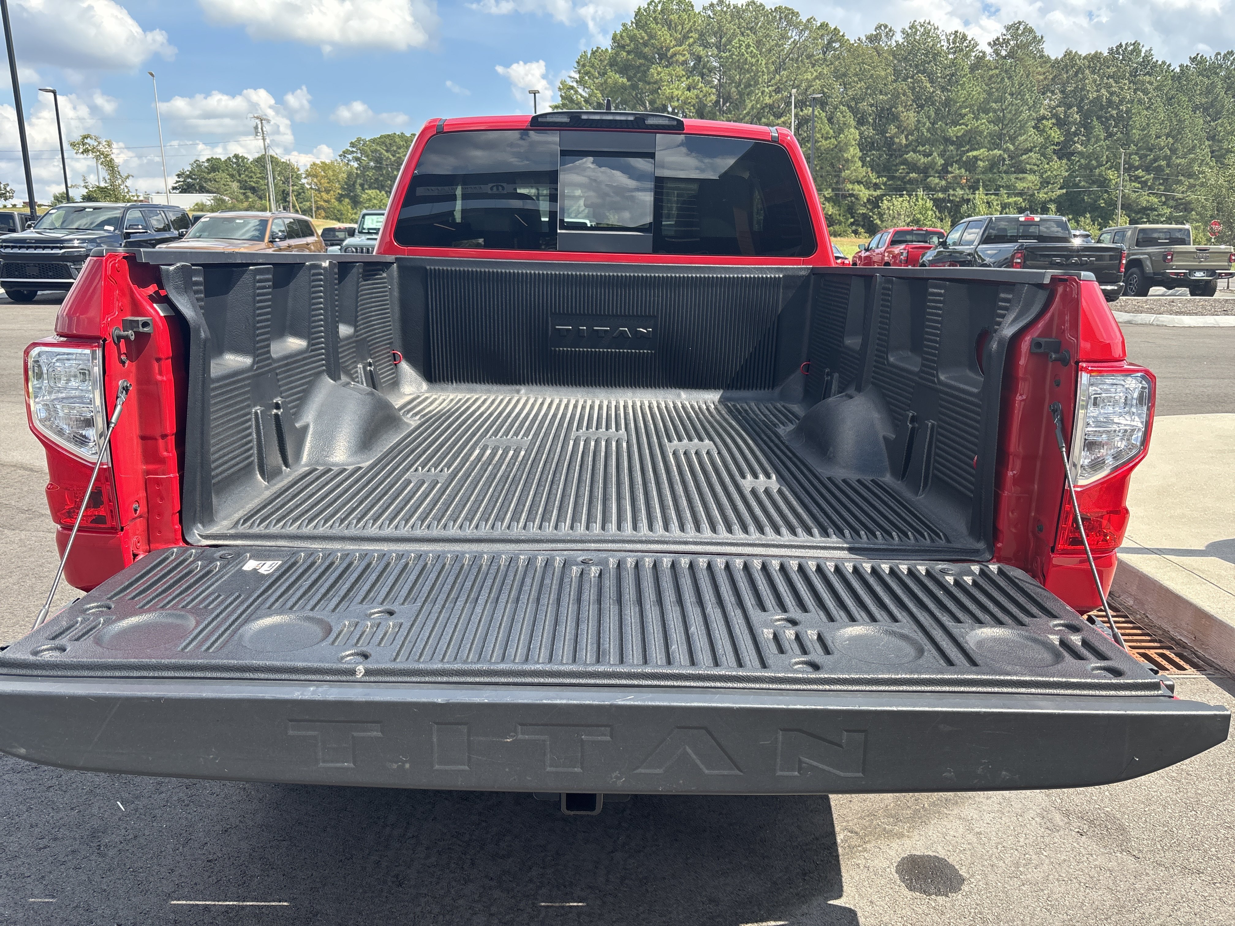 Used 2024 Nissan Titan SV w/ Accessory Utility Package AWD/4WD image 39