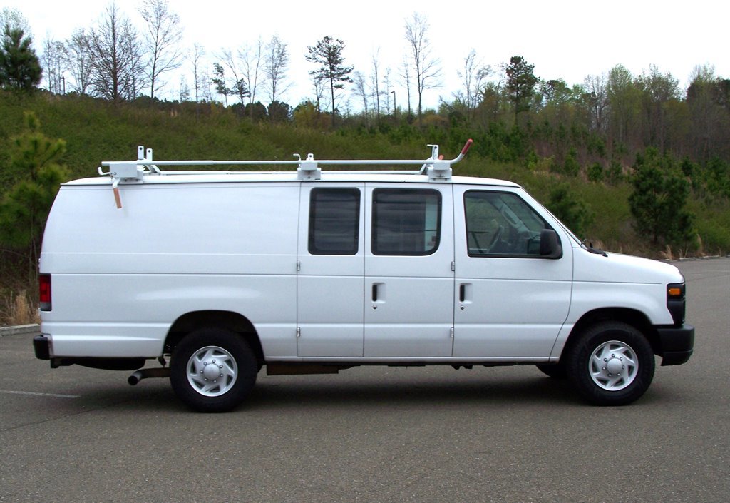 Used 2009 Ford E-350 and Econoline 350 Extended Super Duty image 5