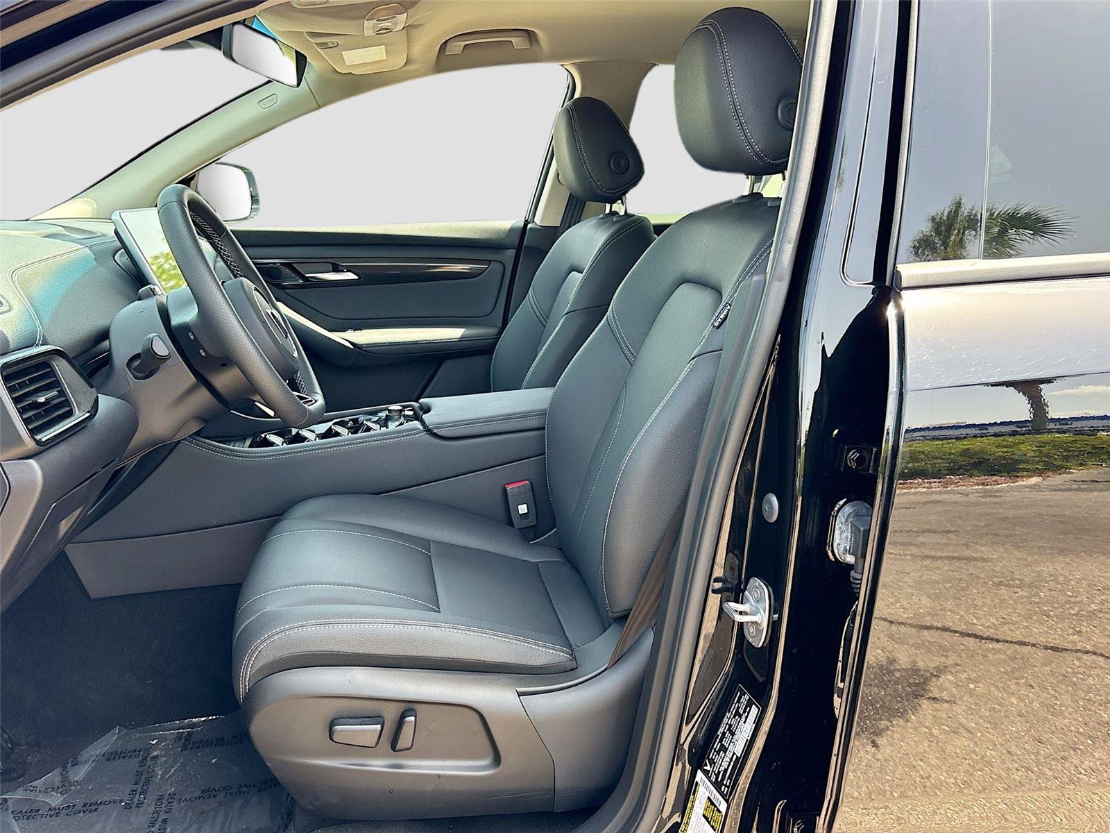 New 2025 VinFast VF 8 Eco AWD/4WD image 20