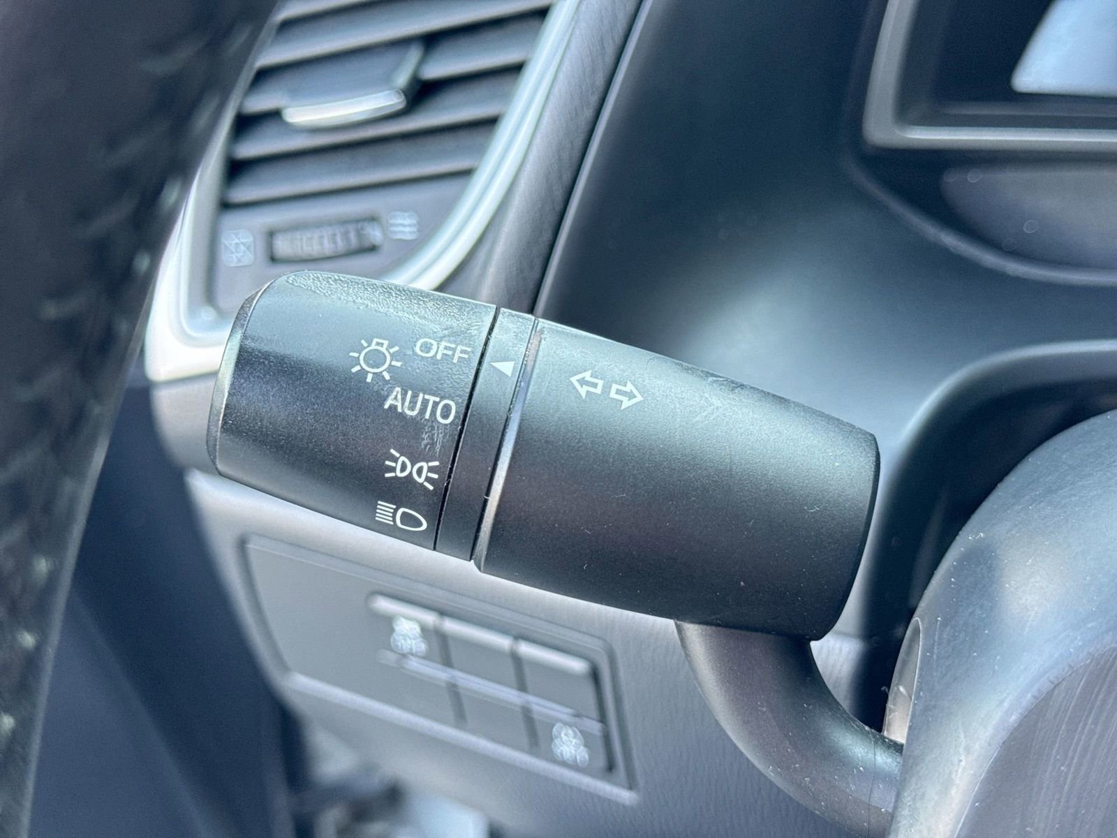 Used 2018 MAZDA MAZDA3 Touring image 43