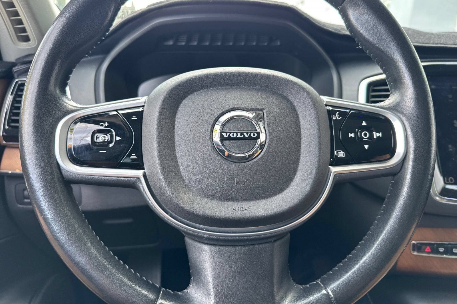 Used 2017 Volvo XC90 T6 Inscription w/ Vision Package AWD/4WD image 33