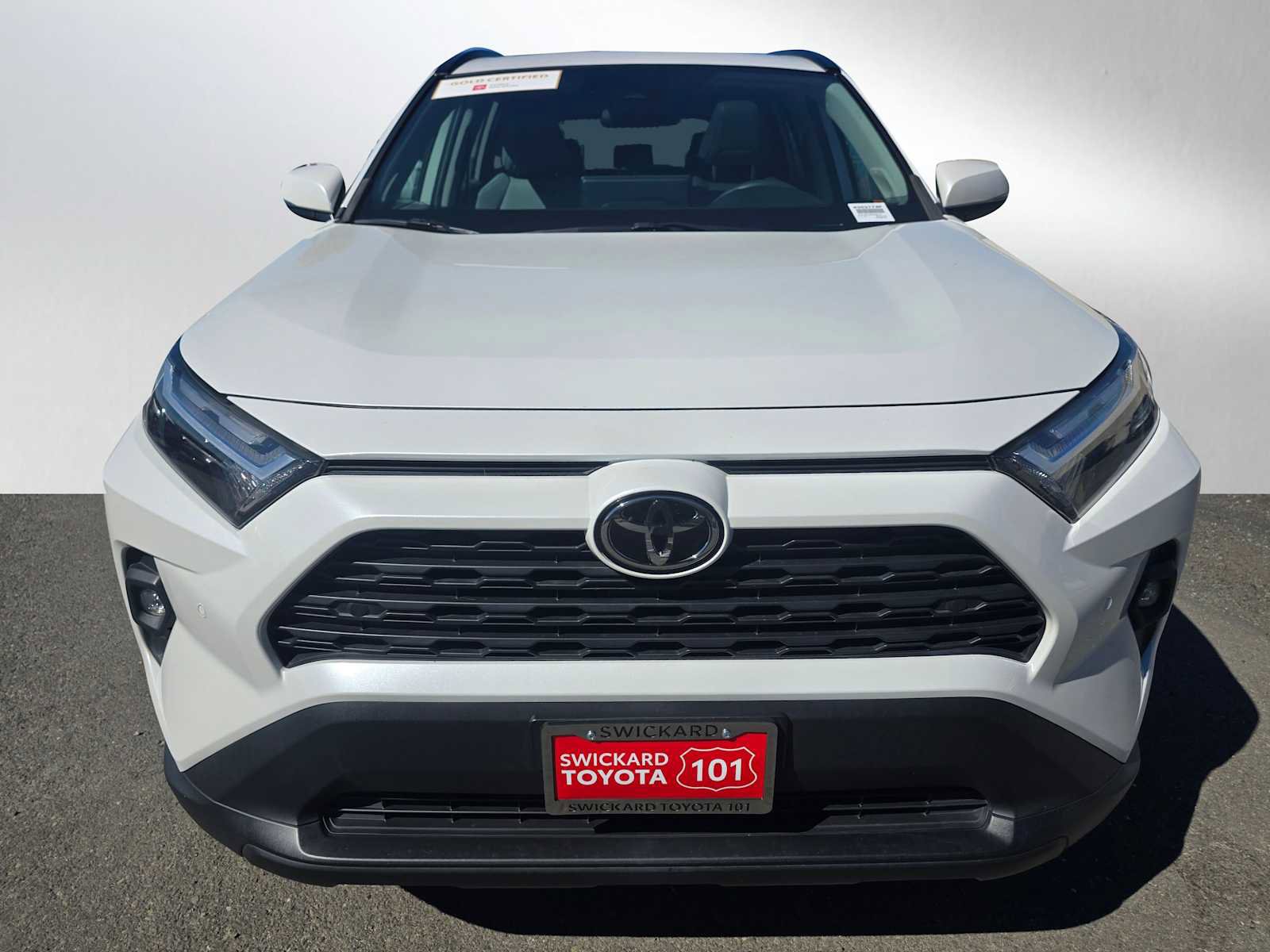 Used 2023 Toyota RAV4 XLE Premium image 8