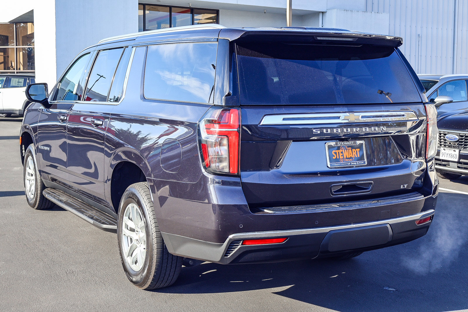 Used 2024 Chevrolet Suburban LT image 24