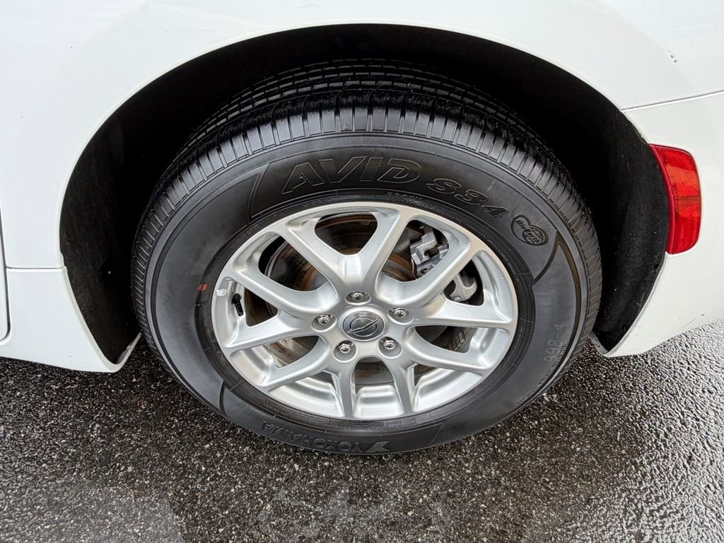 Certified 2022 Chrysler Voyager LX image 12