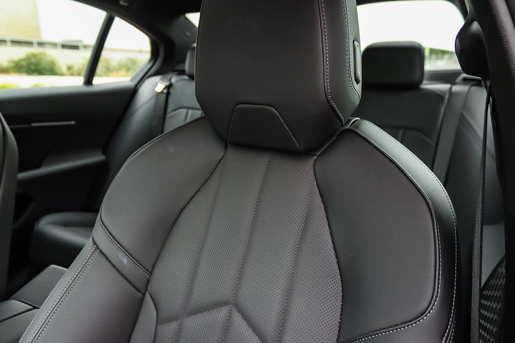 Used 2026 BMW i5 eDrive40 w/ M Sport Package RWD image 29