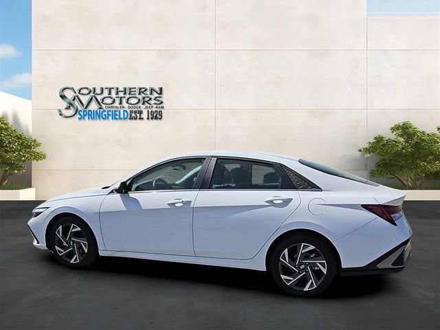 Used 2025 Hyundai Elantra SEL FWD image 29