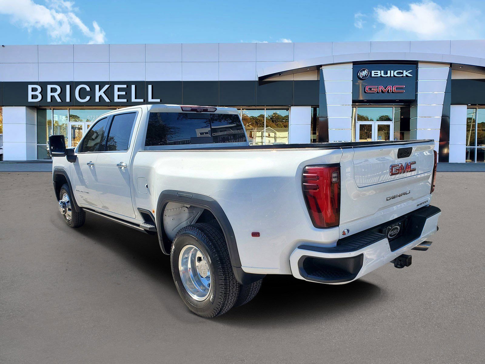 Used 2024 GMC Sierra 3500 Denali w/ Denali Reserve Package image 4