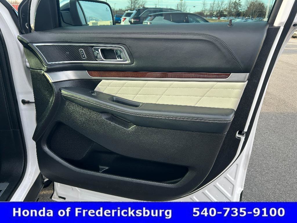 Used 2017 Ford Explorer Platinum image 14